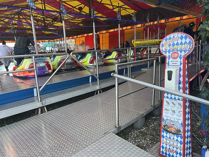 barrierefrei ist der Zugang zum Bayern Crash über eine Rampe (©Foto: Martin Schmitz)